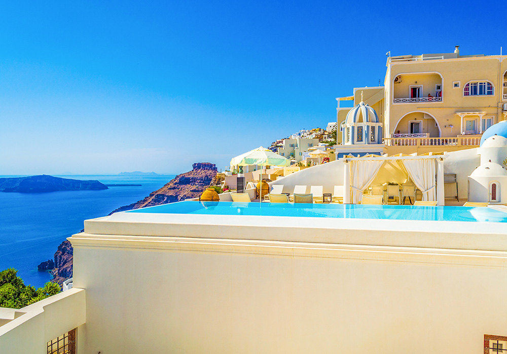 Villa Livadaros (Santorini – budget stay)